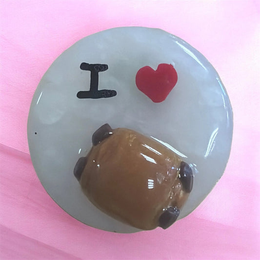 Pin's chocolatine blanc
